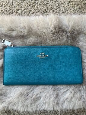 Coach L-Zip Cross Grain Leather Wallet